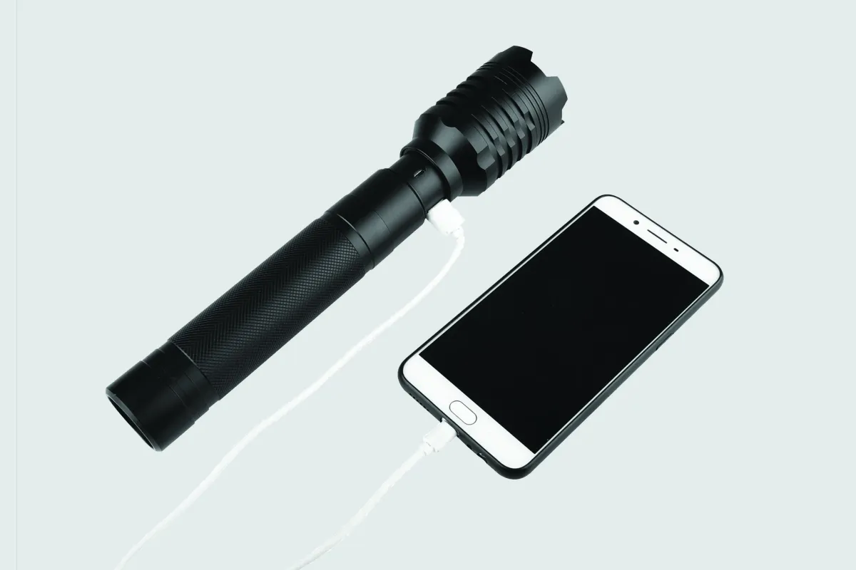 Krachtige zaklamp met brede lichtbundel van 4000 lumen OBS-FL4 - Krachtig | Observer Tools